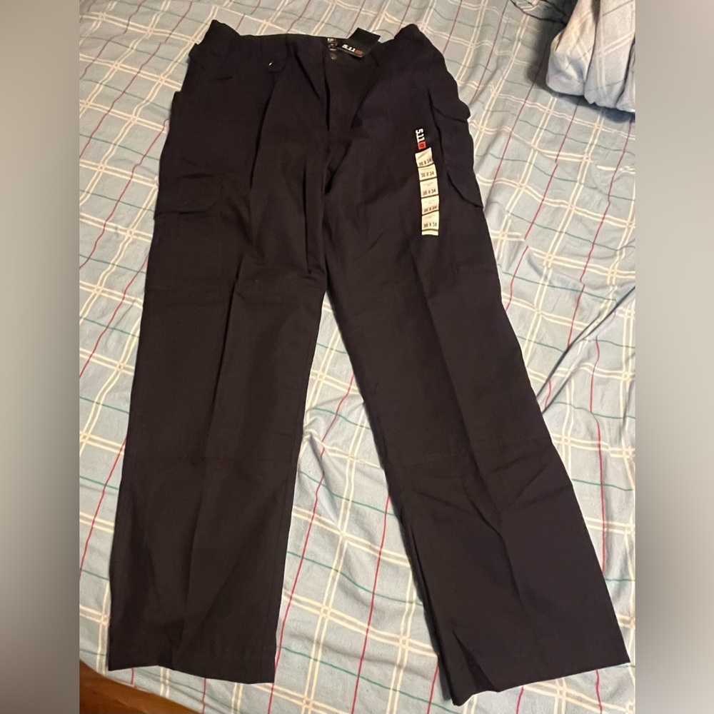 NWT Men’s 5.11 Tactical Pants Navy blue 36 waist, hemmed to 31 length